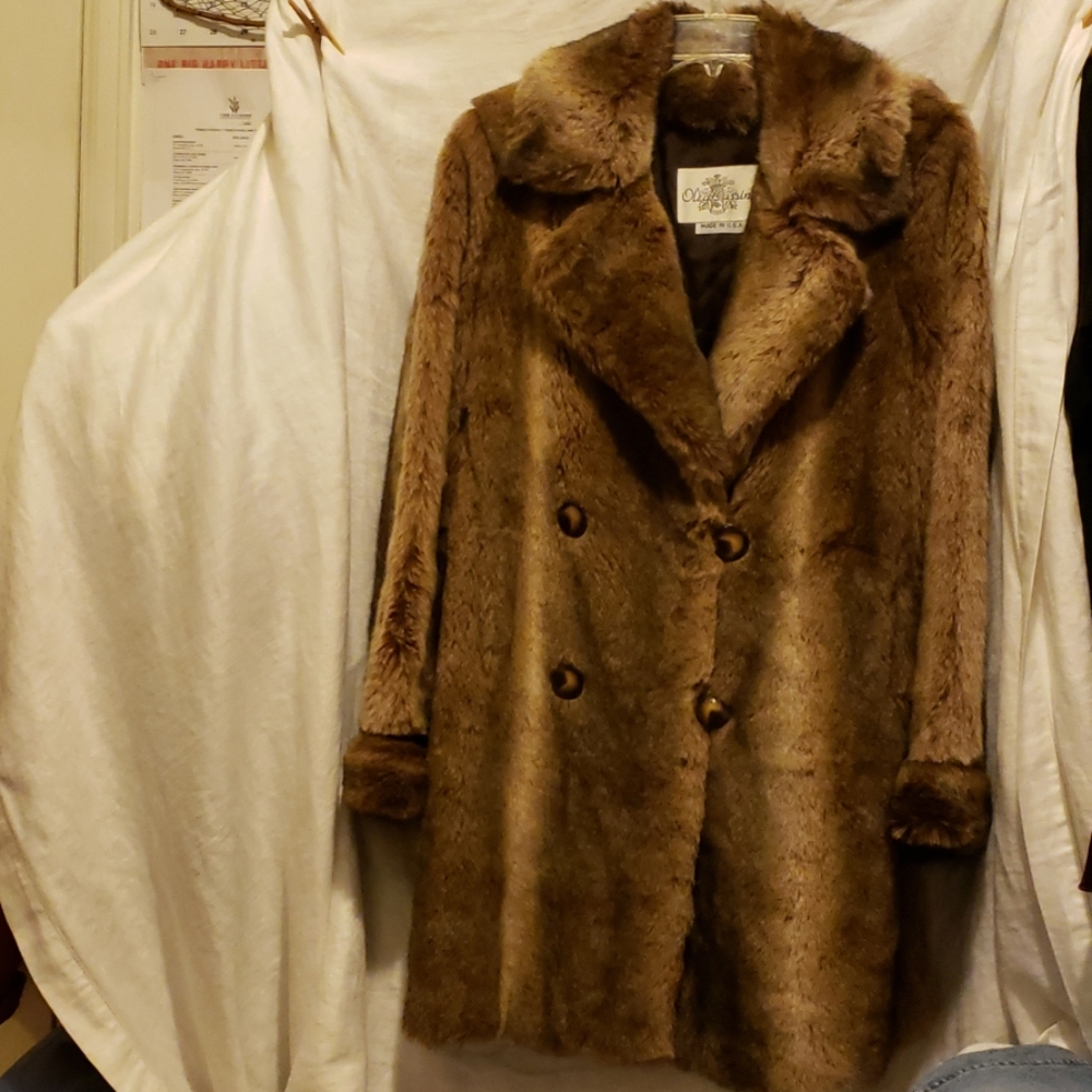 Beautiful Oleg Cassini Faux fur coat